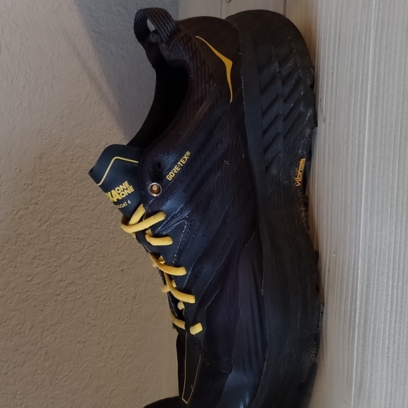 Hoka - Picture 4 of 7